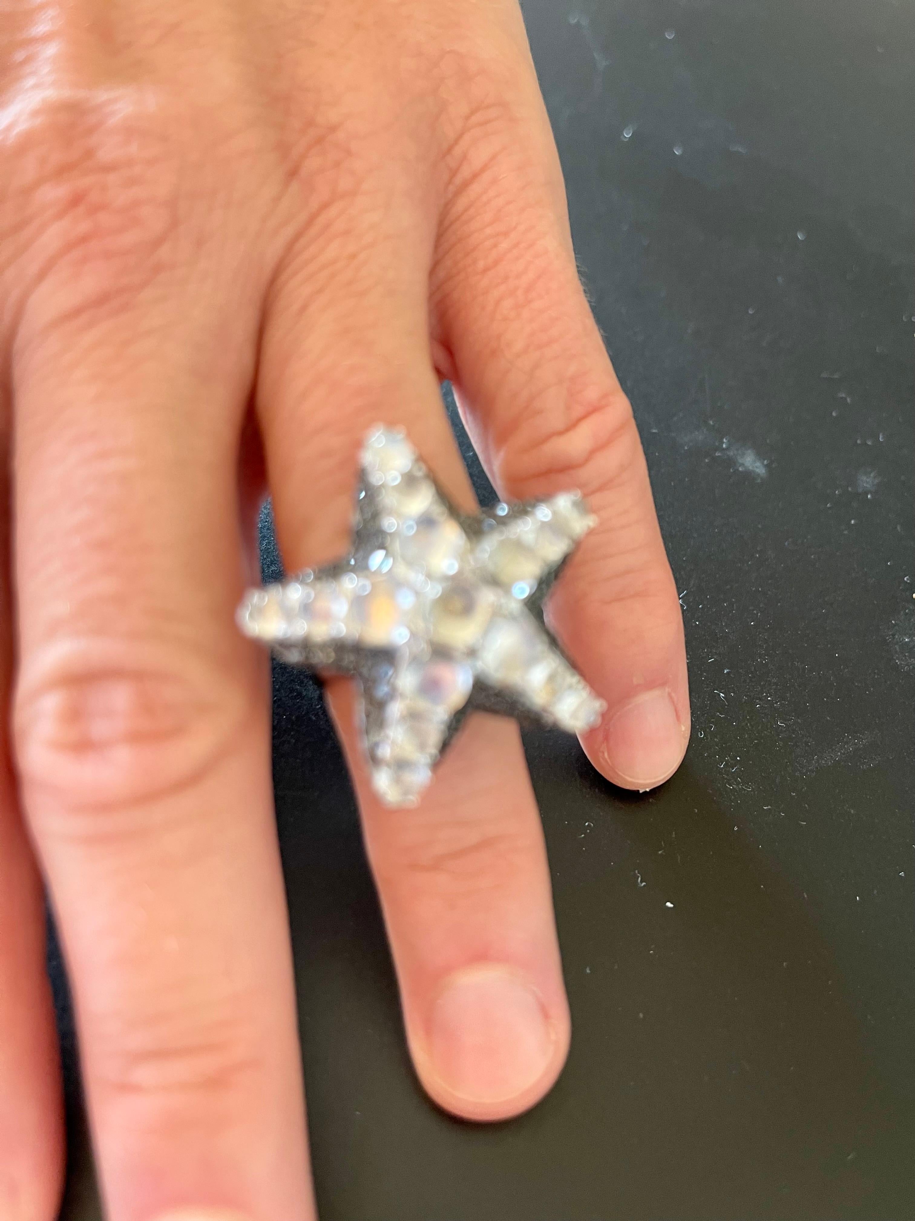 18K White Gold Starfish Ring Moonstones Black Diamonds For Sale 3