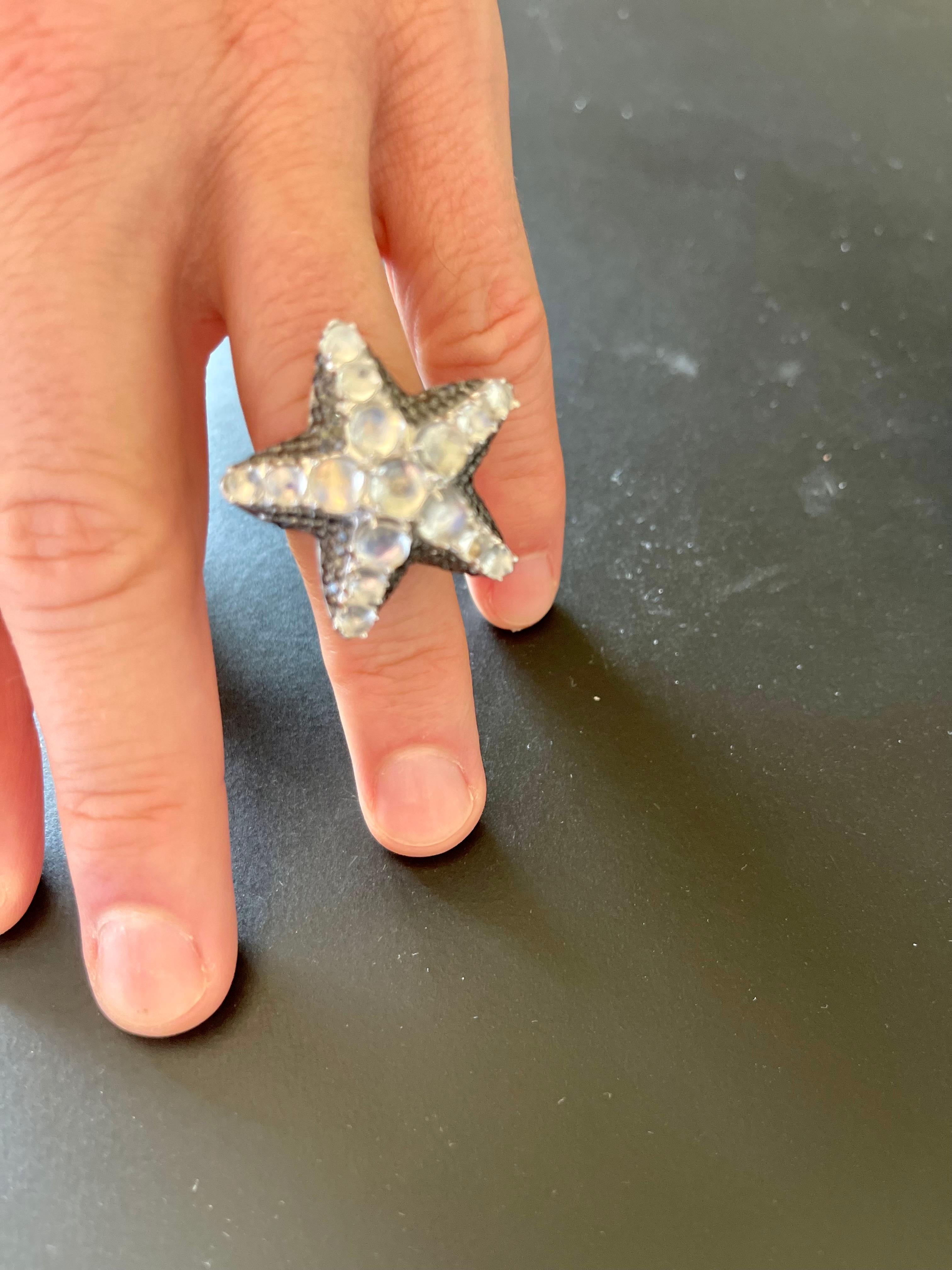 18K White Gold Starfish Ring Moonstones Black Diamonds For Sale 4