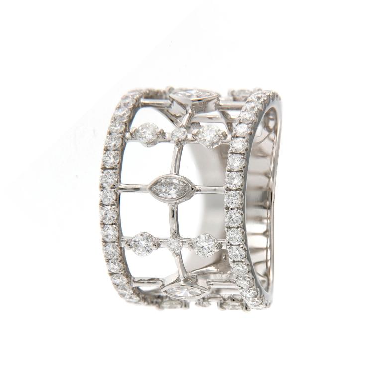 Anello con diamante Starry Night in oro bianco 18 carati In condizioni Nuovo in vendita a Hong Kong, HK