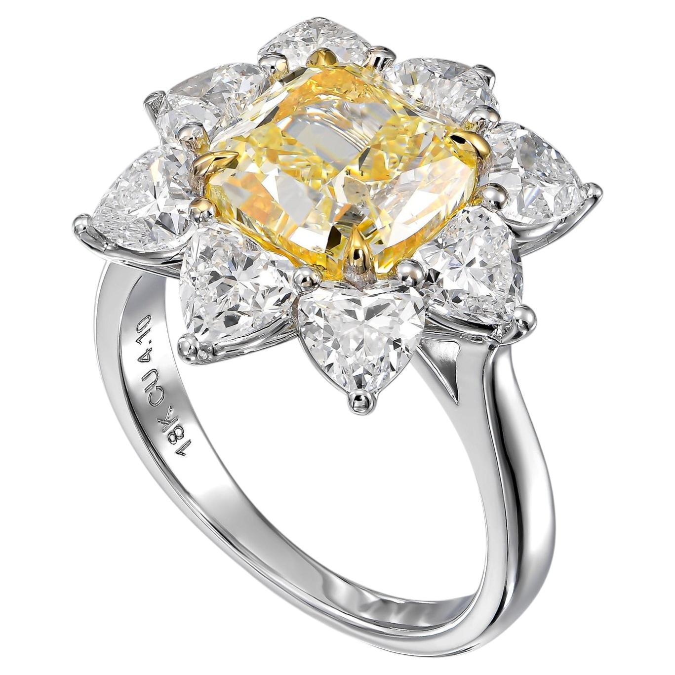 18k White Gold Statement Ring With 4.10 TCW - Natural Fancy Colored Diamond Main For Sale
