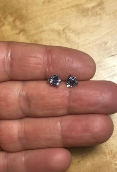 18K Weißgold Ohrstecker Rund 1,32 Karat Natürlicher Spinell Grau