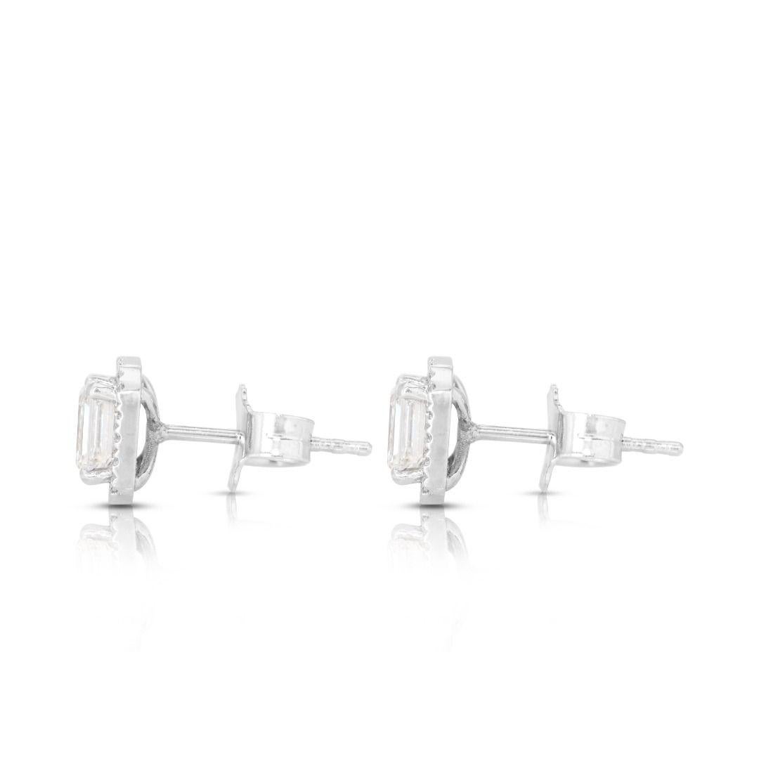 18K White Gold Stud Earrings with 0.93ct Emerald Cut Diamonds For Sale 1