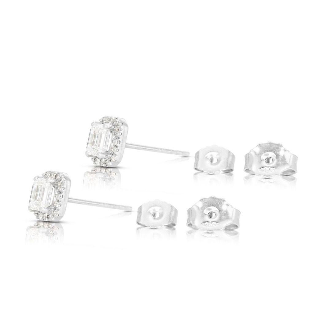 18K White Gold Stud Earrings with 0.93ct Emerald Cut Diamonds For Sale 2