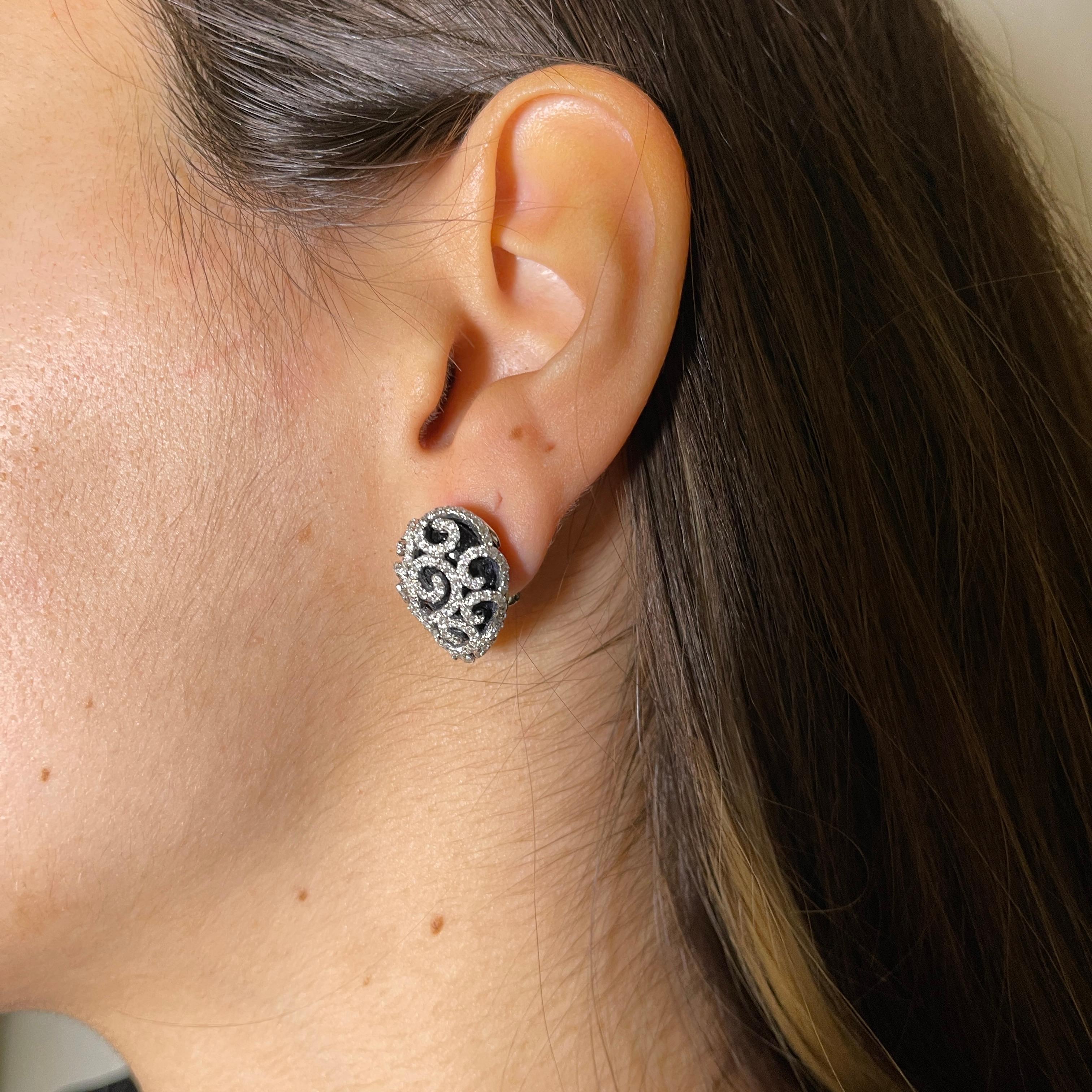 18K White Gold Stud Earrings with 1.89 Carats of Diamonds For Sale 2