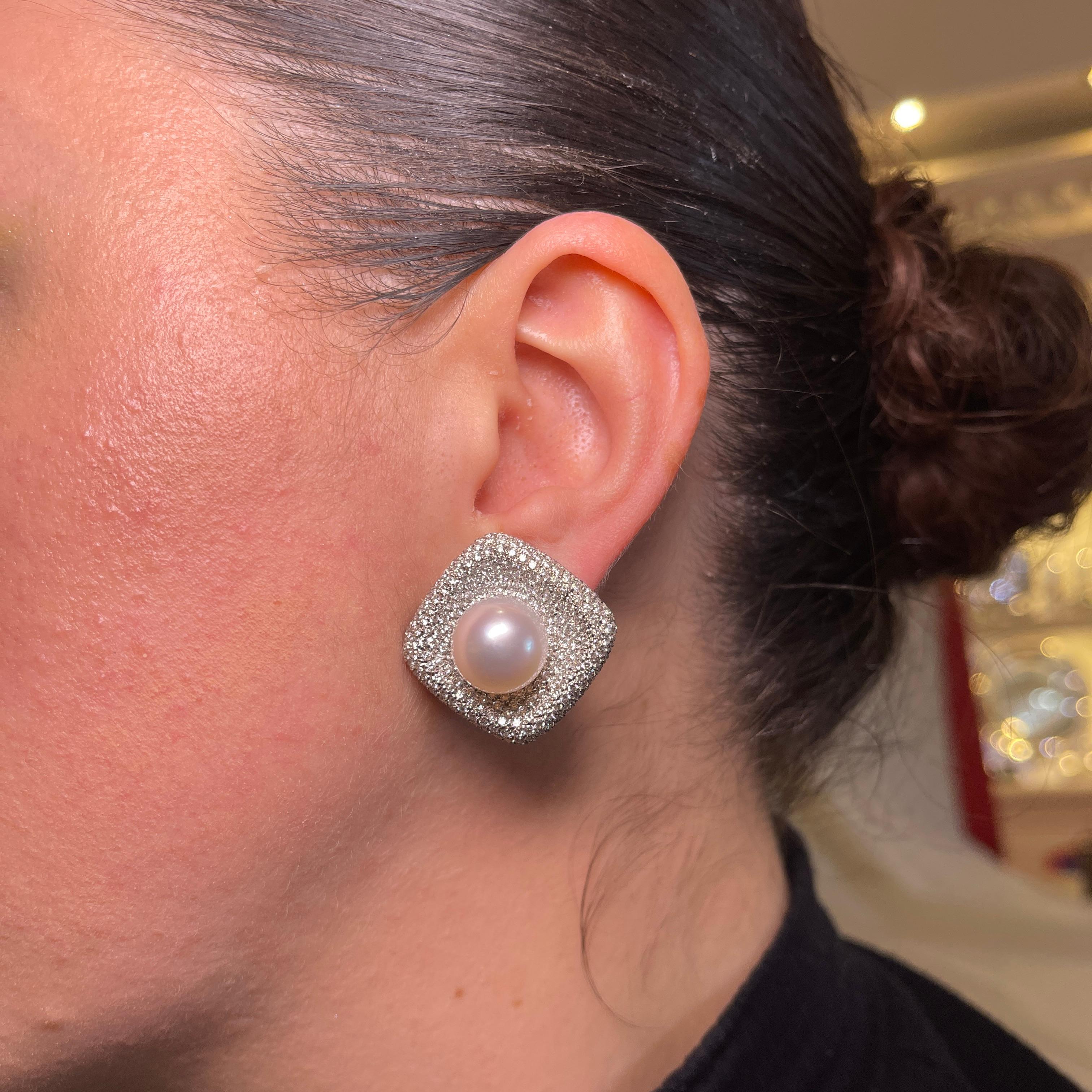 Women's or Men's 18K White Gold Stud Earrings with Pave Diamonds and Central Pearl For Sale