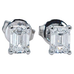 Clous d'oreilles en or blanc 18 carats avec émeraudes et diamants naturels de 0,80 carat certifiés GIA