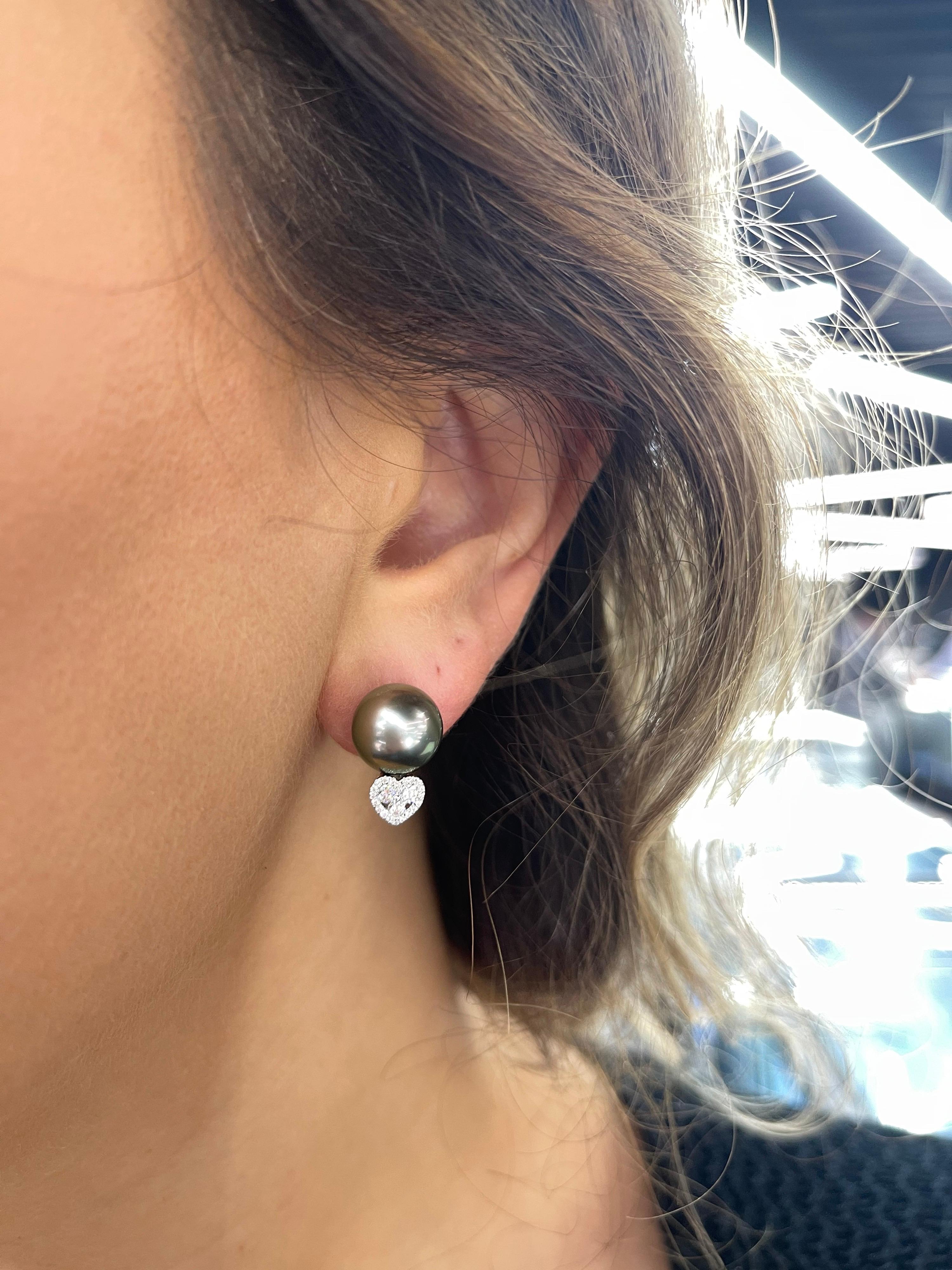 18 Karat Weißgold Ohrstecker Tahiti-Perle und Diamant-Ohrringe im Angebot 1