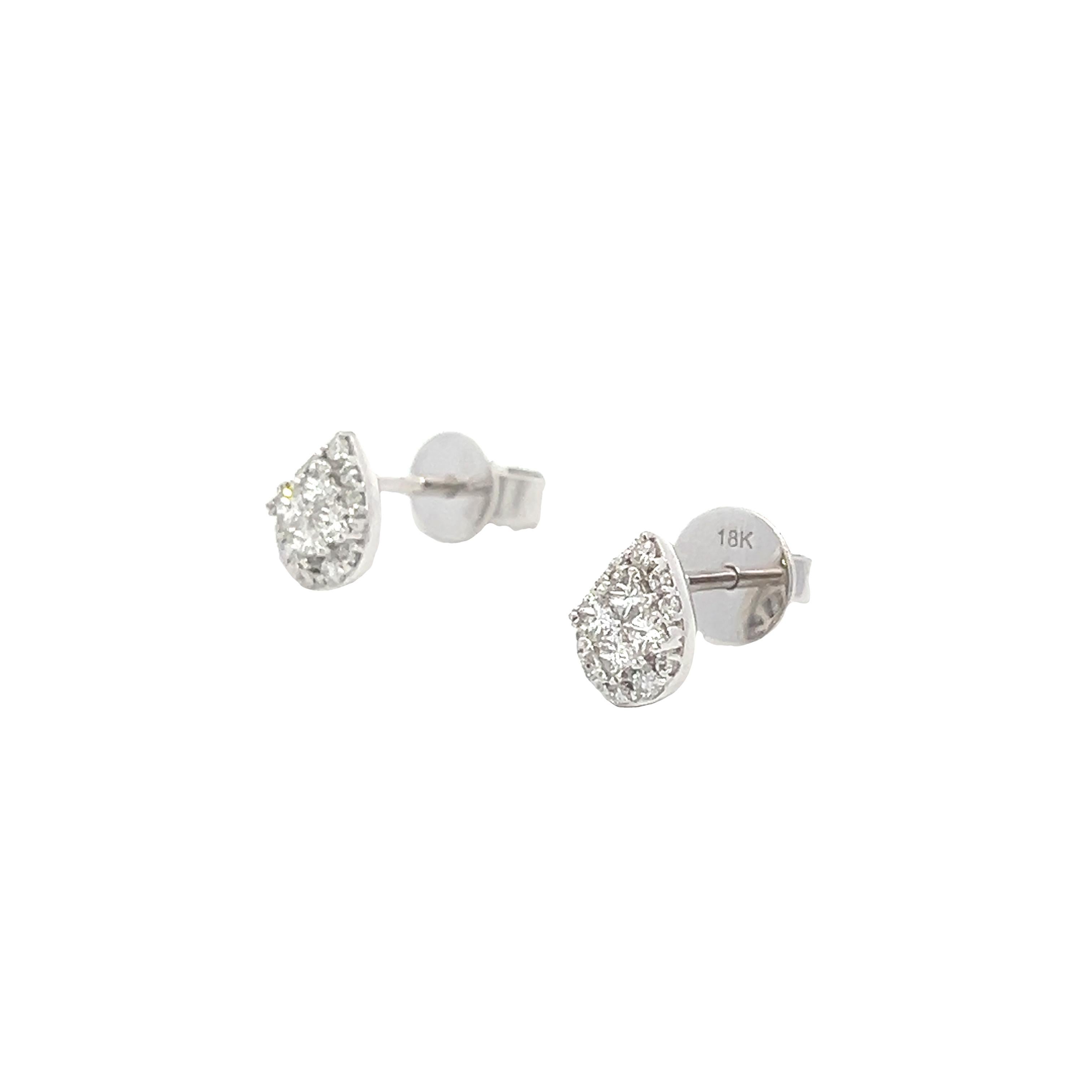 Taglio princess Borchie in oro bianco 18K con 0,32 carati di diamanti in peso totale in vendita