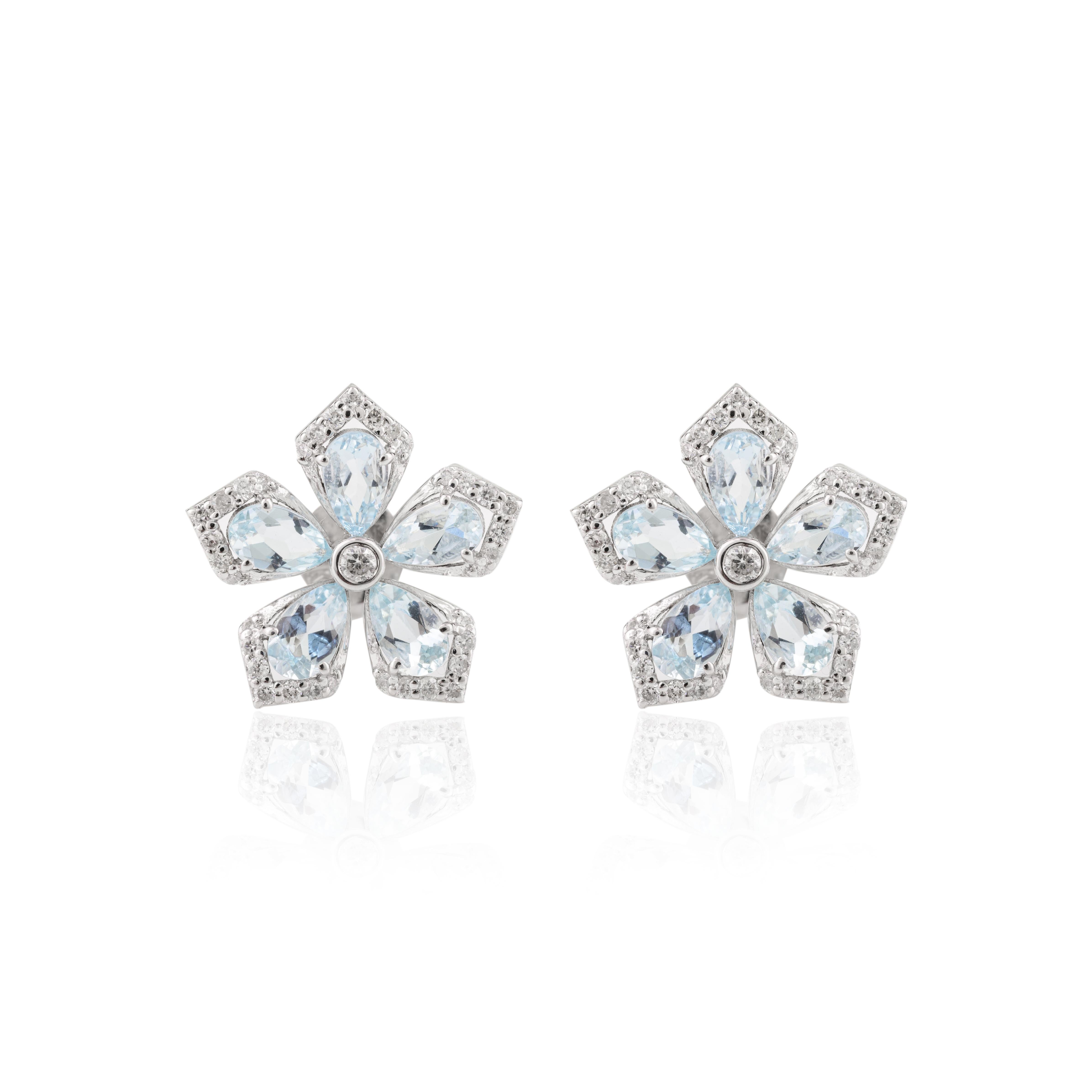 Pear Cut 18k White Gold Stunning Aquamarine Diamond Flower Stud Earrings for Her For Sale
