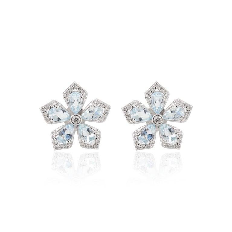 18k White Gold Stunning Aquamarine Diamond Flower Stud Earrings for Her For Sale 3