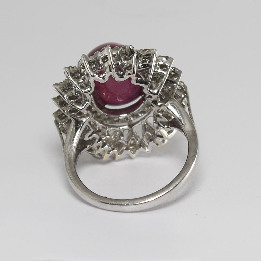 18K White Gold Synthetic Ruby & Diamond Ring 11.3g In Excellent Condition For Sale In Laguna Beach, CA
