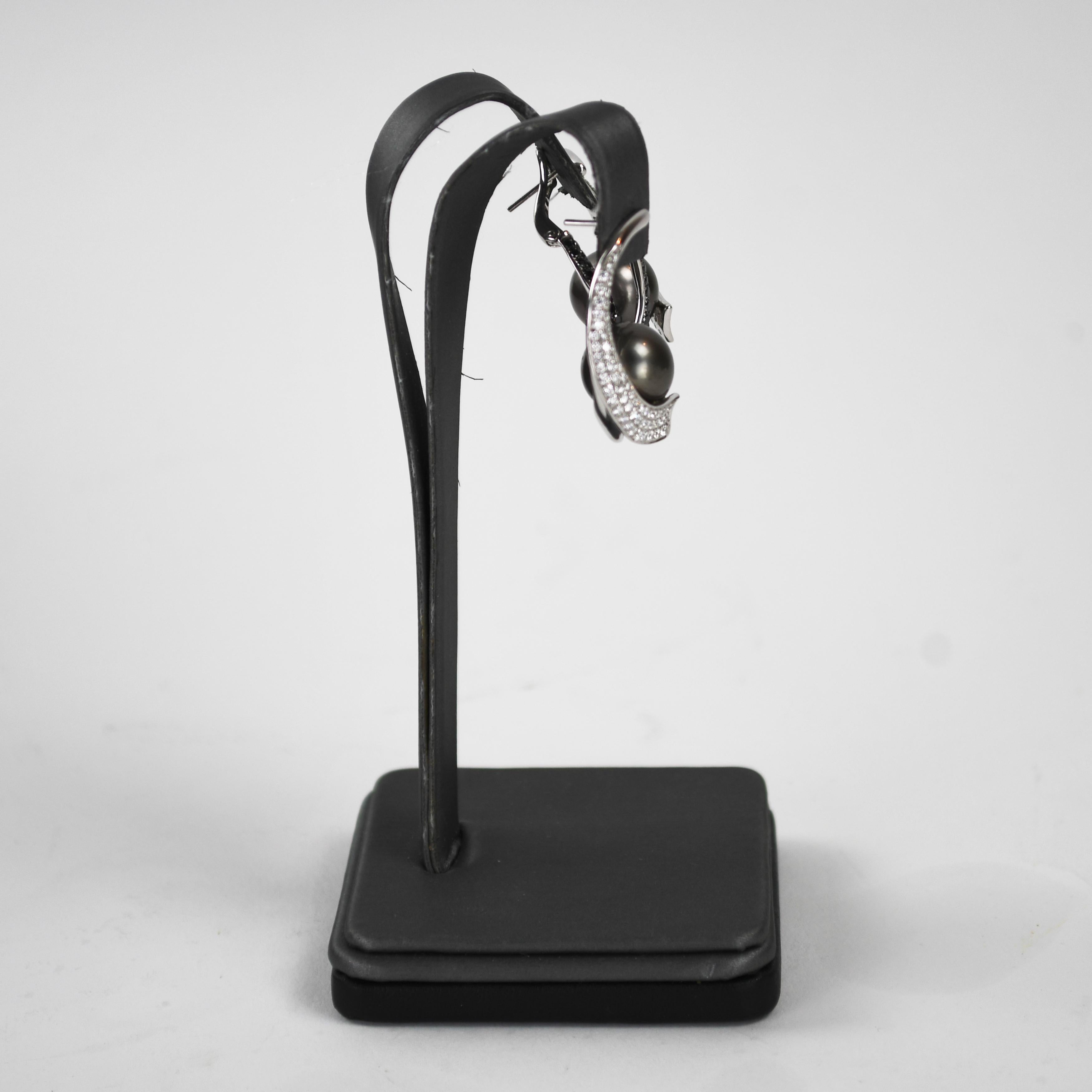 Orecchini con perle di Tahiti e diamanti in oro bianco 18 carati 2,00ct in vendita 1