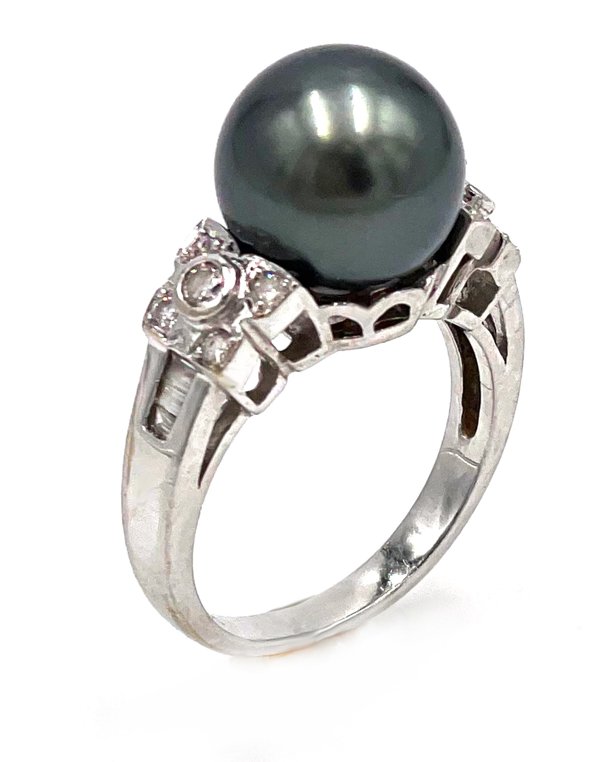 Round Cut 18k White Gold Tahitian South Sea Pearl Ring with Diamonds For Sale