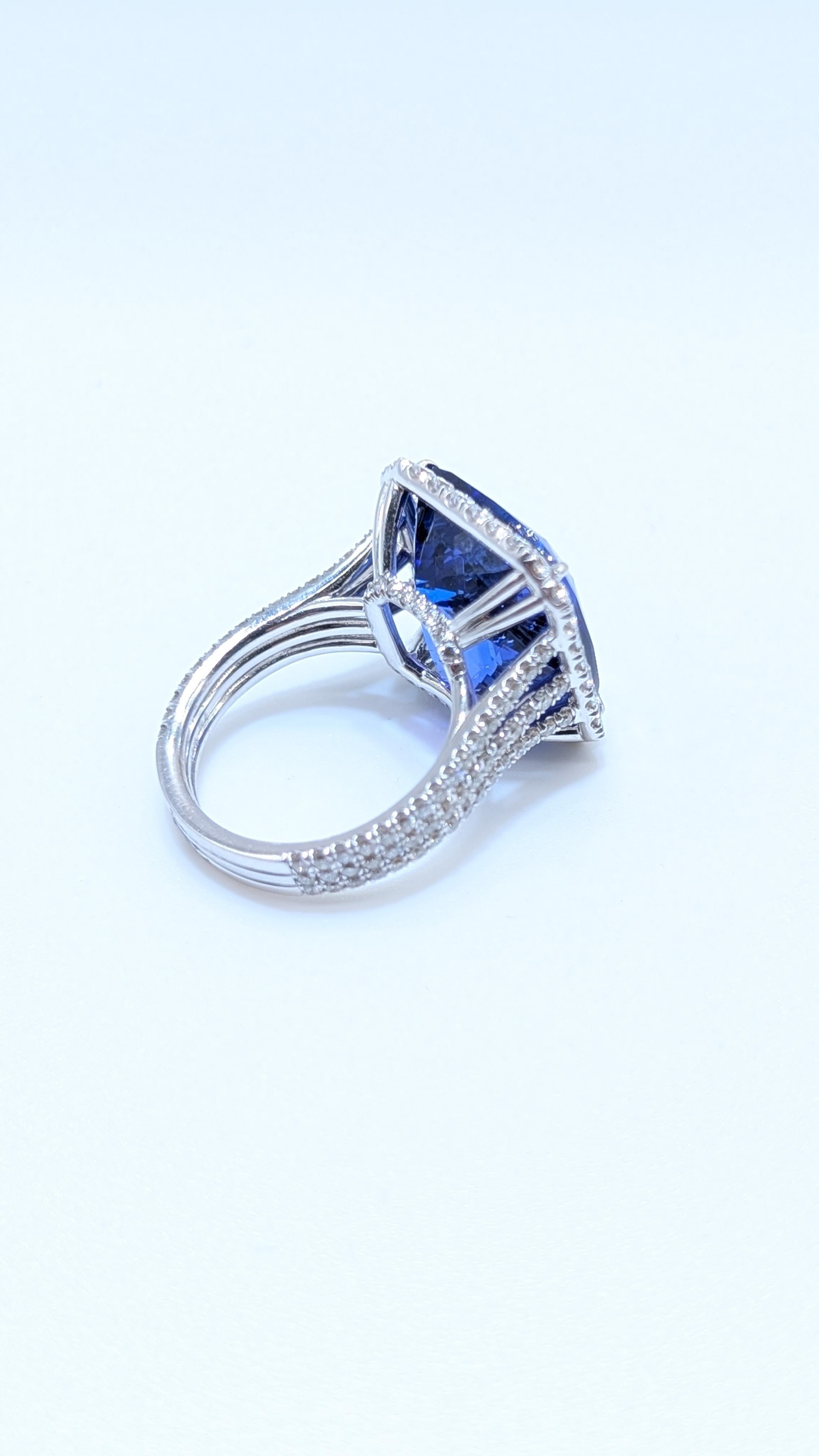18K White Gold Tanzanite (16.05ct) and Diamond (1.55ct) Cocktail Ring For Sale 1