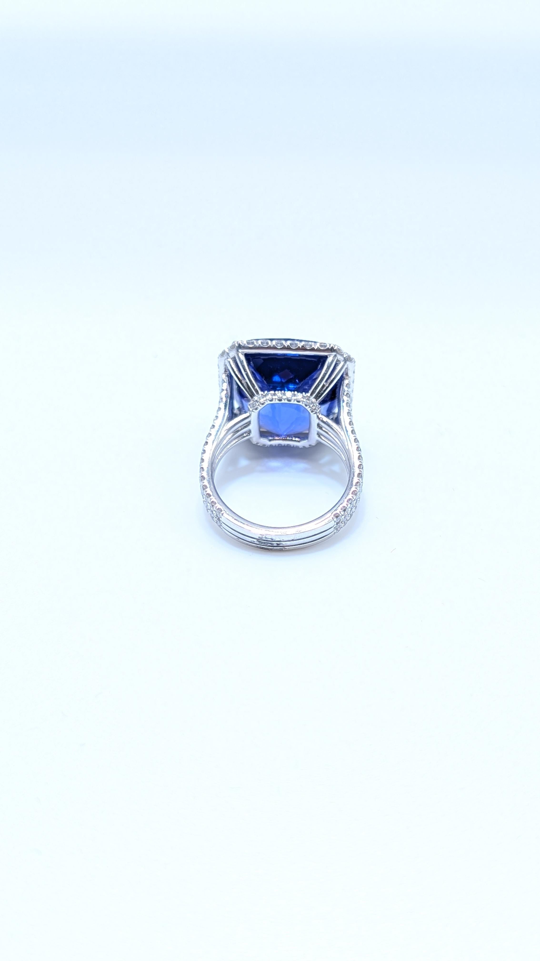 18K White Gold Tanzanite (16.05ct) and Diamond (1.55ct) Cocktail Ring For Sale 2
