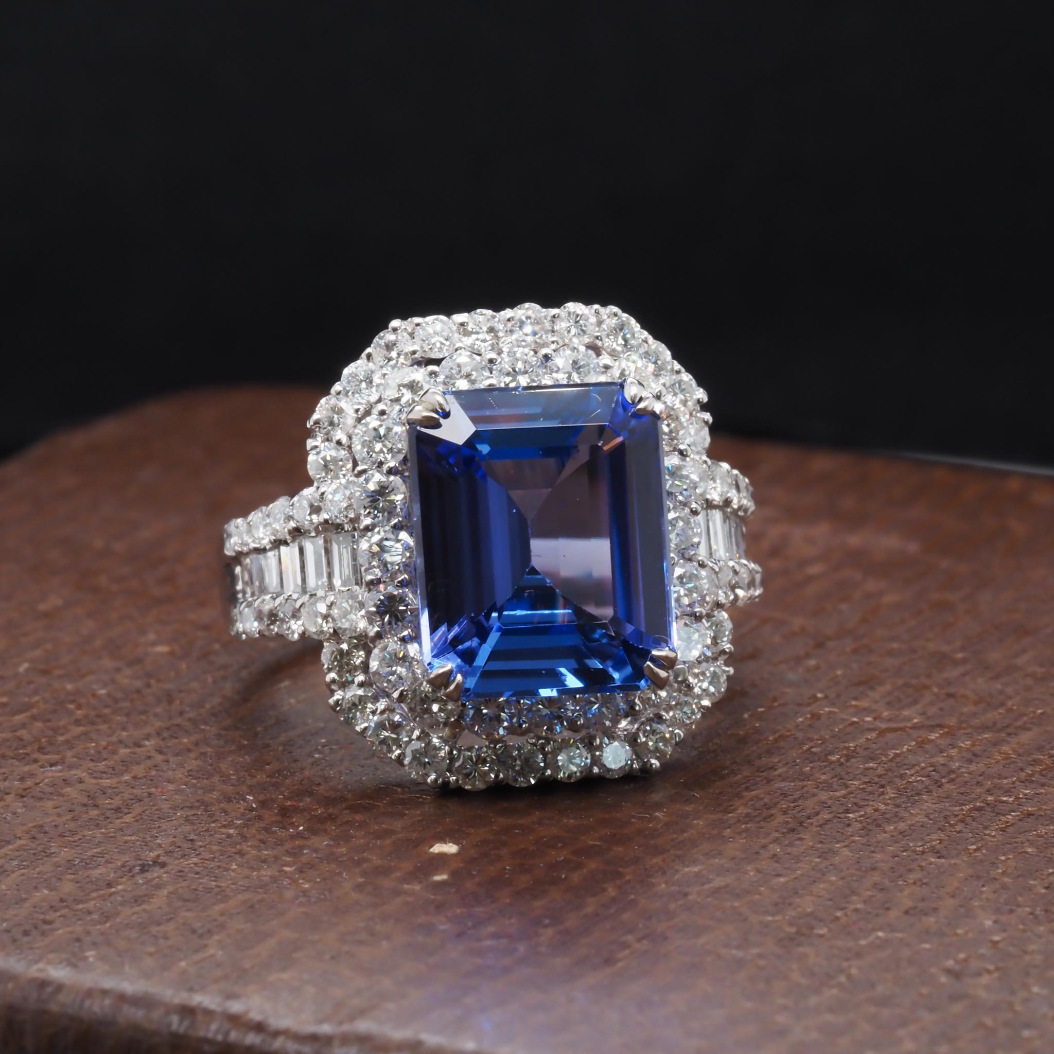 18k White Gold Tanzanite and Diamond Cocktail Ring with GIA Report In Good Condition For Sale In Atlanta, GA