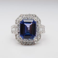 Bague cocktail en or blanc 18 carats avec tanzanite et diamants, avec rapport GIA