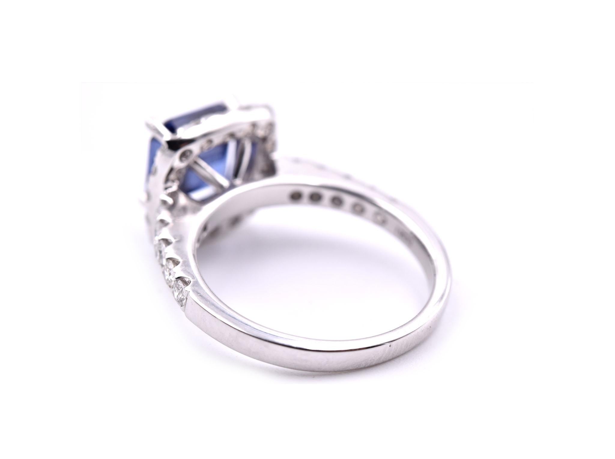 18 Karat White Gold Tanzanite and Diamond Ring In Excellent Condition In Scottsdale, AZ