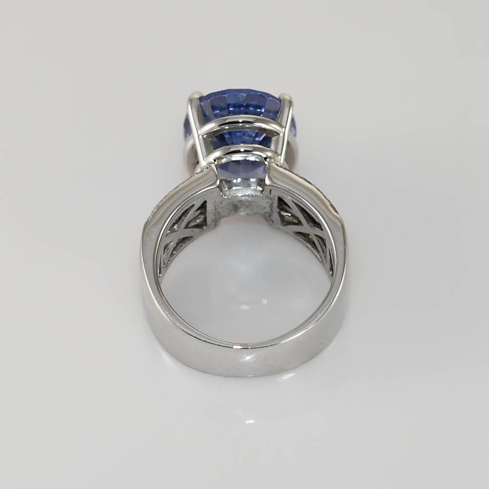 Oval Cut 18K White Gold Tanzanite & Diamond Ring 10.3g For Sale