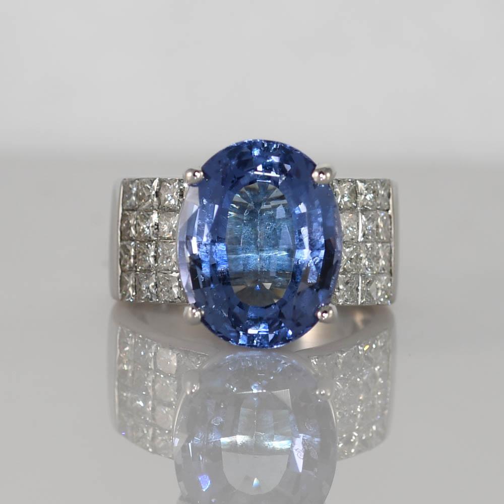 18K White Gold Tanzanite & Diamond Ring 10.3g For Sale 1
