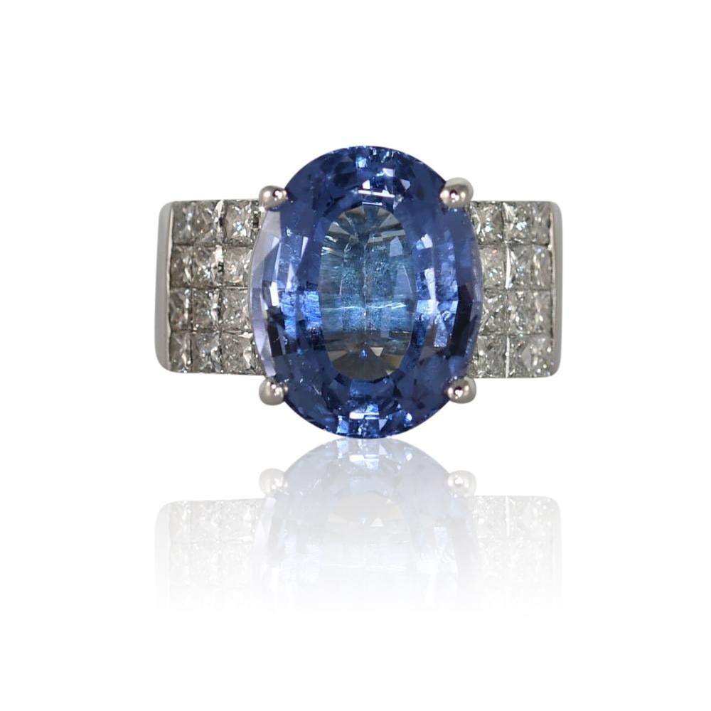 18K White Gold Tanzanite & Diamond Ring 10.3g