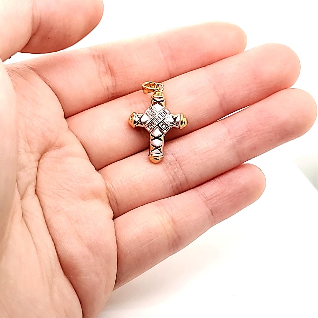 De las mujeres Colgante Cruz Diamante Baguette Cónico Oro Blanco 18k en venta