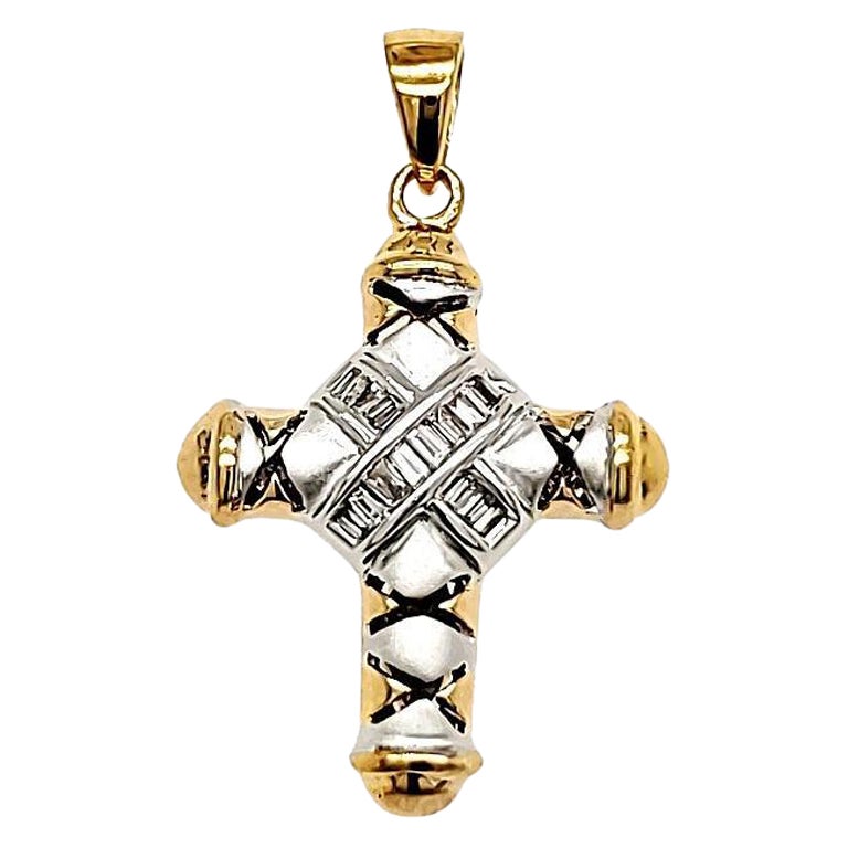 Colgante Cruz Diamante Baguette Cónico Oro Blanco 18k en venta