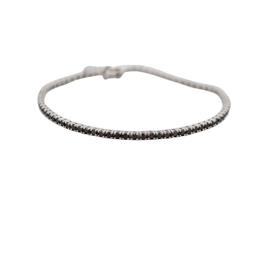 Taille brillant Bracelet tennis en or blanc 18 carats avec diamants noirs naturels en vente