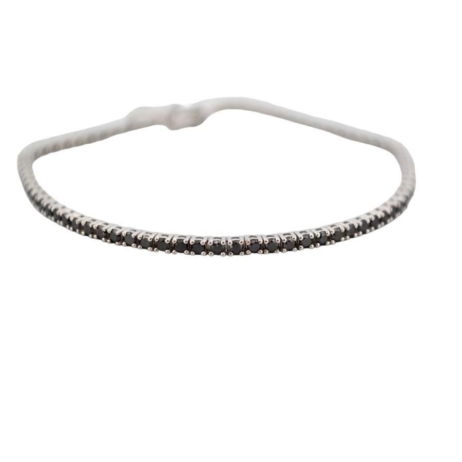 Bracelet tennis en or blanc 18 carats avec diamants noirs naturels Excellent état - En vente à București, București