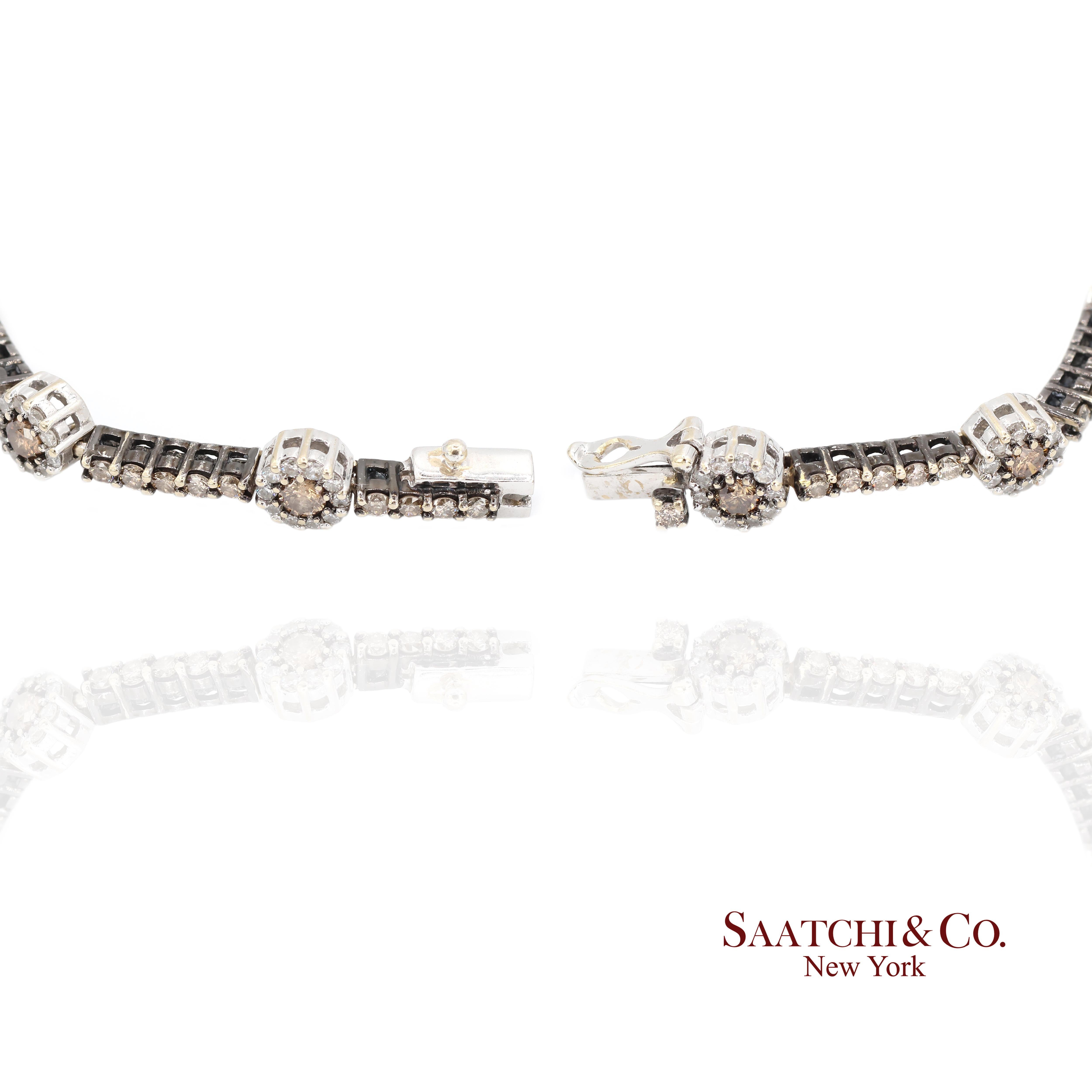 Bracelet en or blanc 18 carats et diamants

Type de métal : Or blanc 18k
Poids total de l'article : 11,4 grammes
Longueur : 7.0 cm
Largeur : 5.5 cm
Hauteur : 3.5 cm
De grande taille : Oui
1:
Pierre principale : Diamant
Poids en carats : 4.5 Ct(181