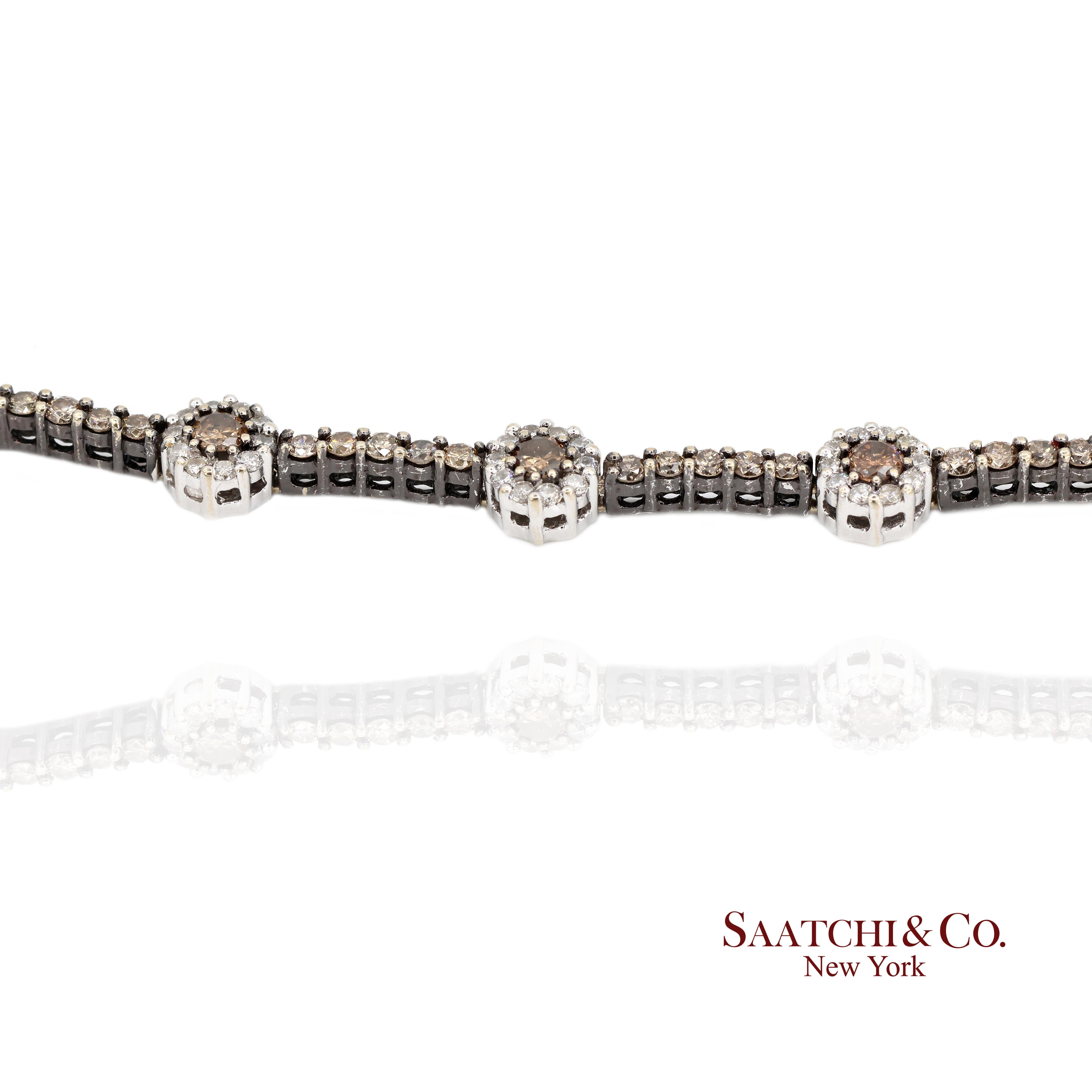Bracelet de tennis en or blanc 18K avec diamants de couleur champagne naturelle en vente 2