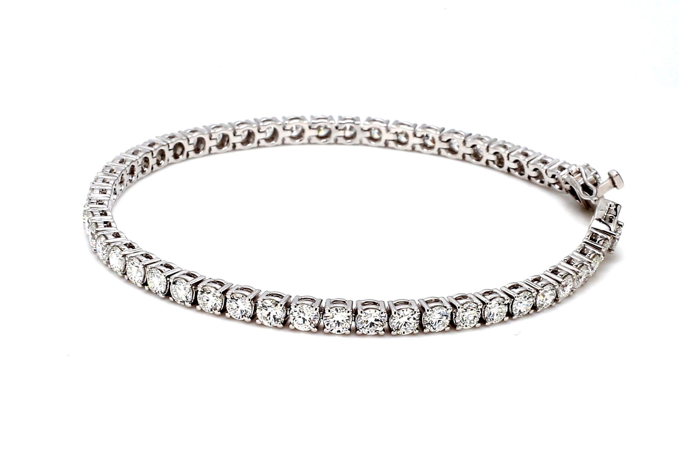 Pulsera de tenis de oro blanco de 18 quilates con diamante natural total de 4,39 cts Contemporáneo en venta