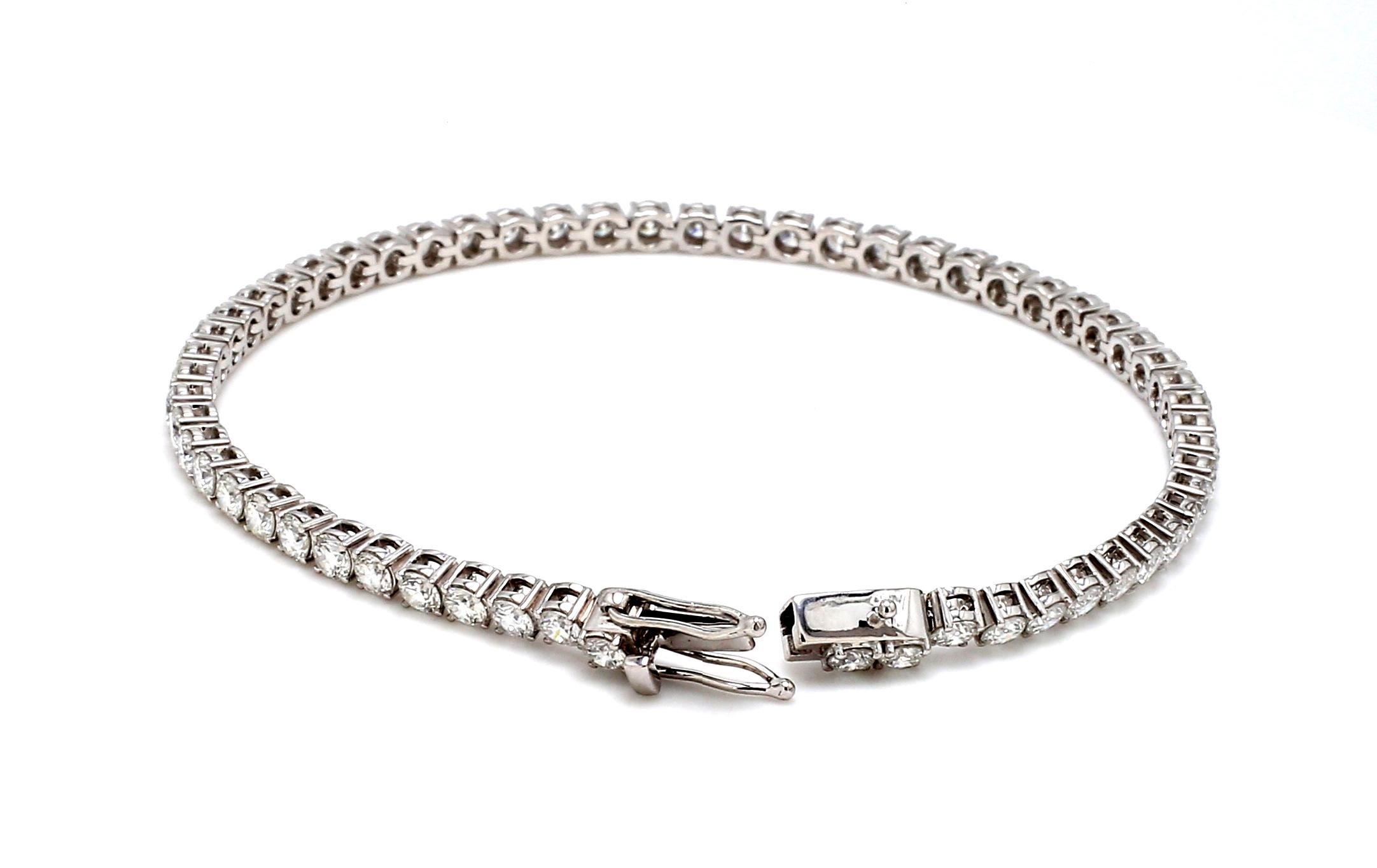 Pulsera de tenis de oro blanco de 18 quilates con diamante natural total de 4,72 cts Contemporáneo en venta