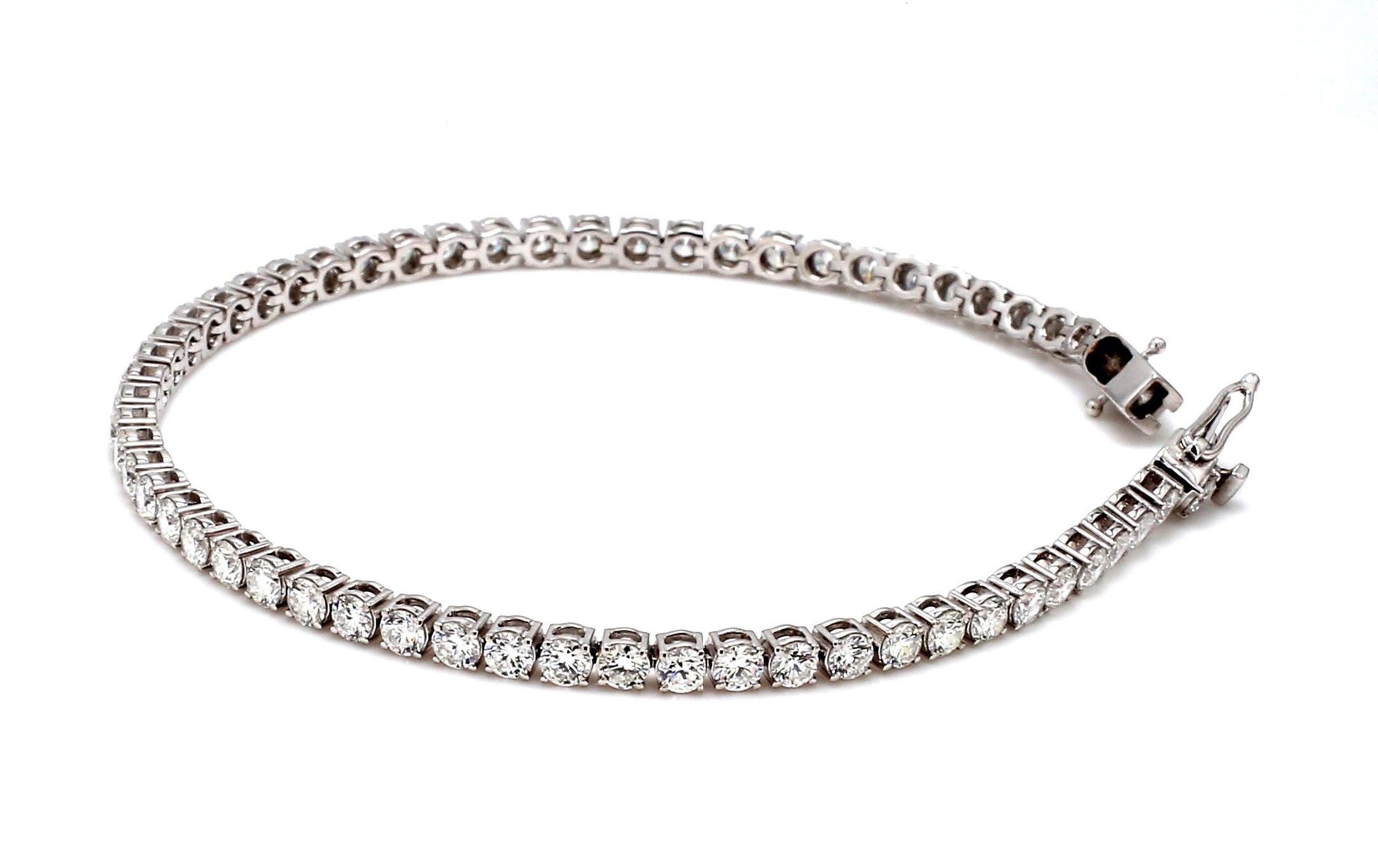 Pulsera de tenis de oro blanco de 18 quilates con diamante natural total de 4,72 cts Corte redondo en venta