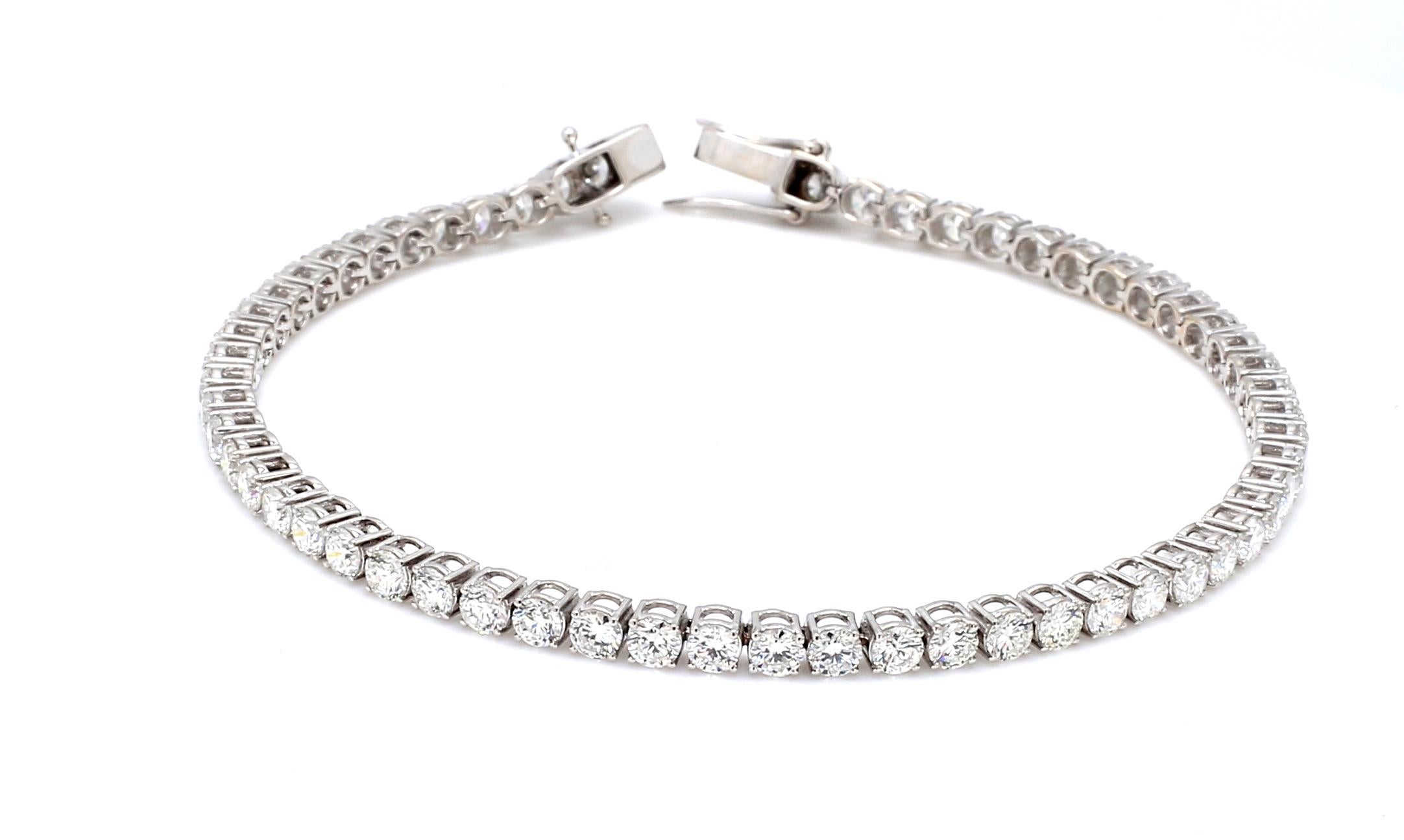 Pulsera de tenis de oro blanco de 18 quilates con diamante natural total de 4,72 cts en venta 2