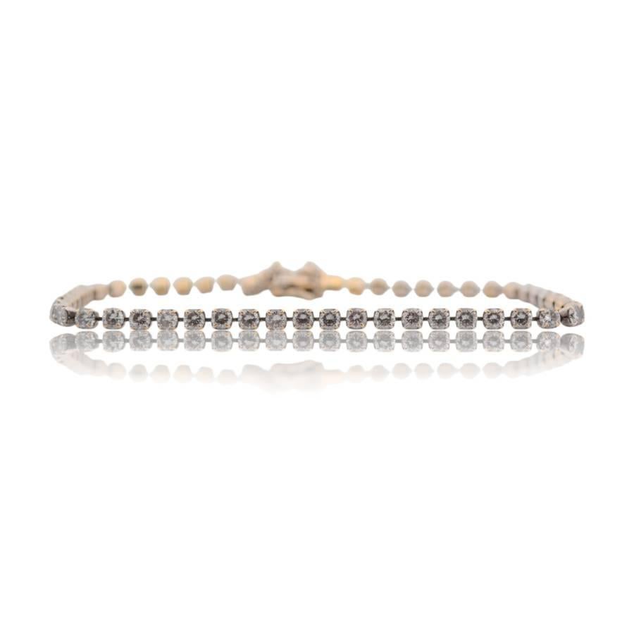 Taille brillant Bracelet tennis en or blanc 18 carats avec diamants naturels en vente