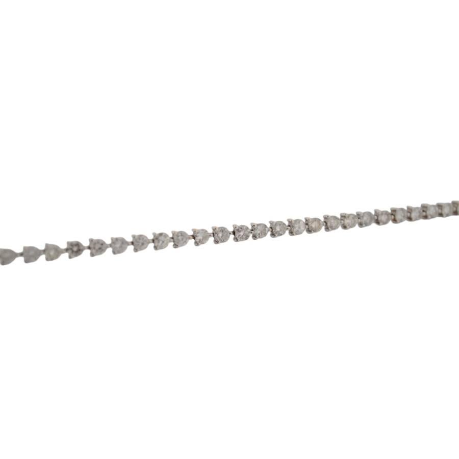 Bracelet tennis en or blanc 18 carats avec diamants naturels Excellent état - En vente à București, București