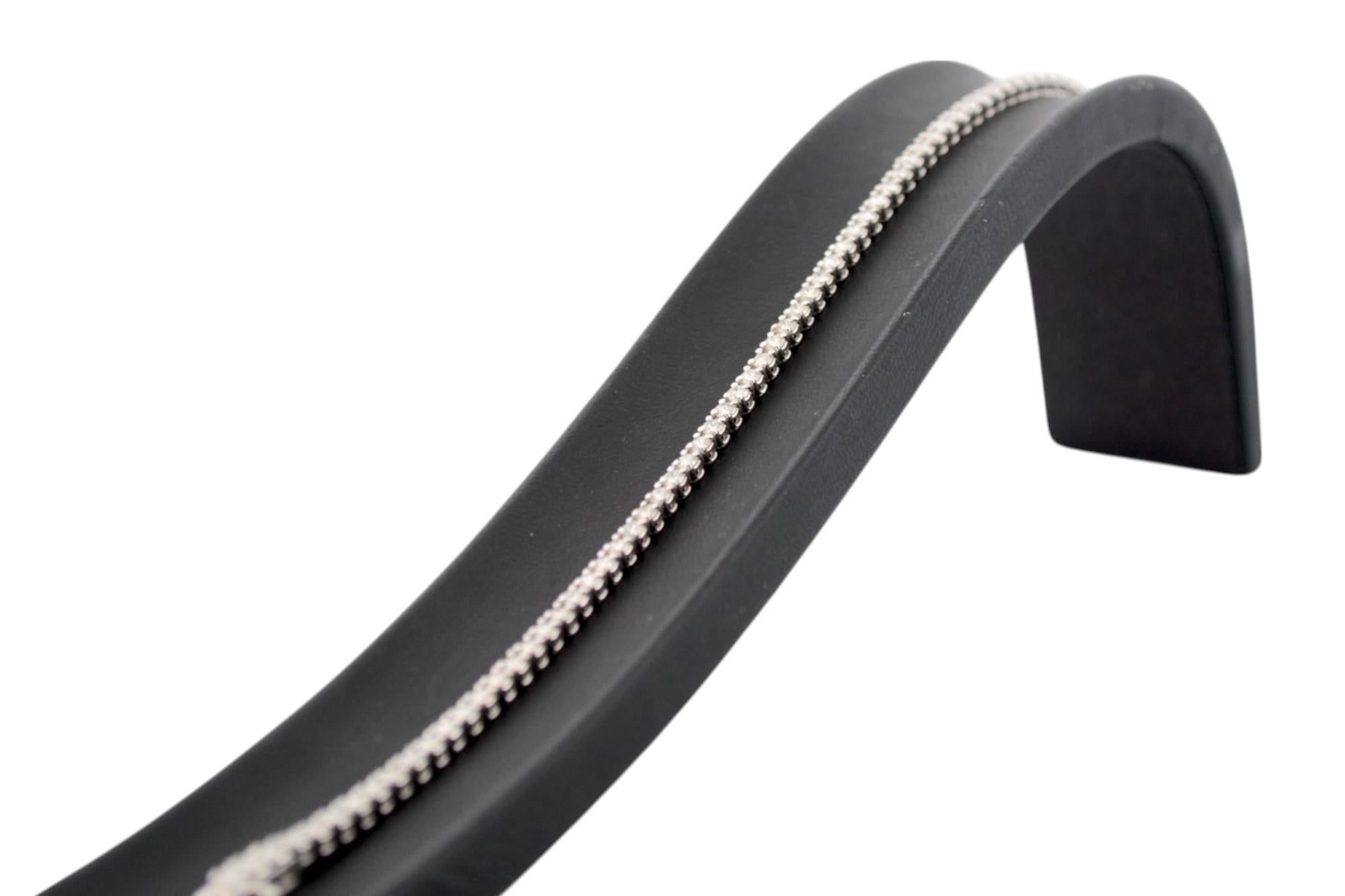 Bracelet de tennis en or blanc 18K avec diamants naturels_125760 en vente 2