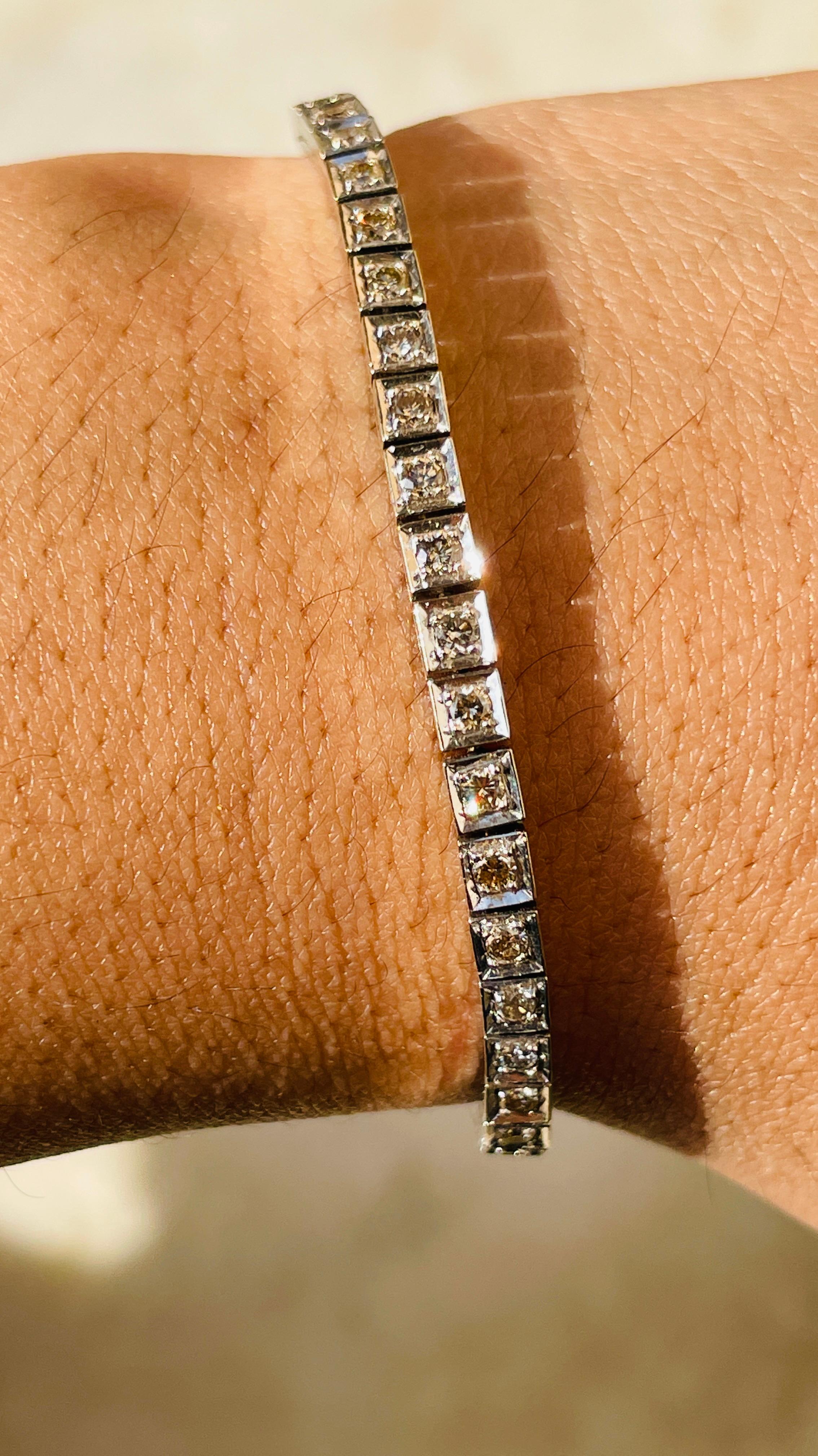 18K White Gold Unique Diamond Tennis Bracelet Grandma Gift In New Condition For Sale In Houston, TX
