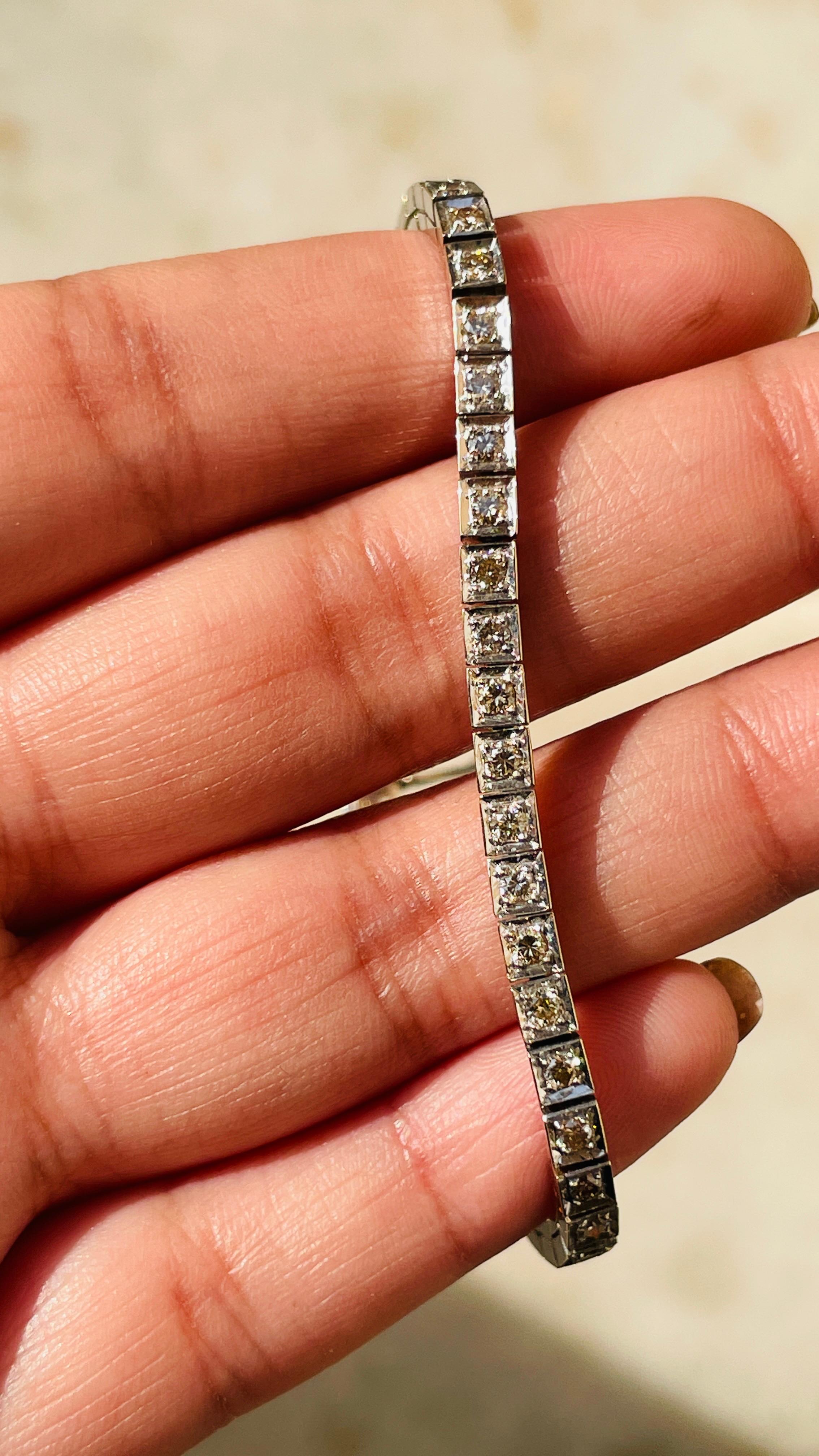 Women's 18K White Gold Unique Diamond Tennis Bracelet Grandma Gift For Sale