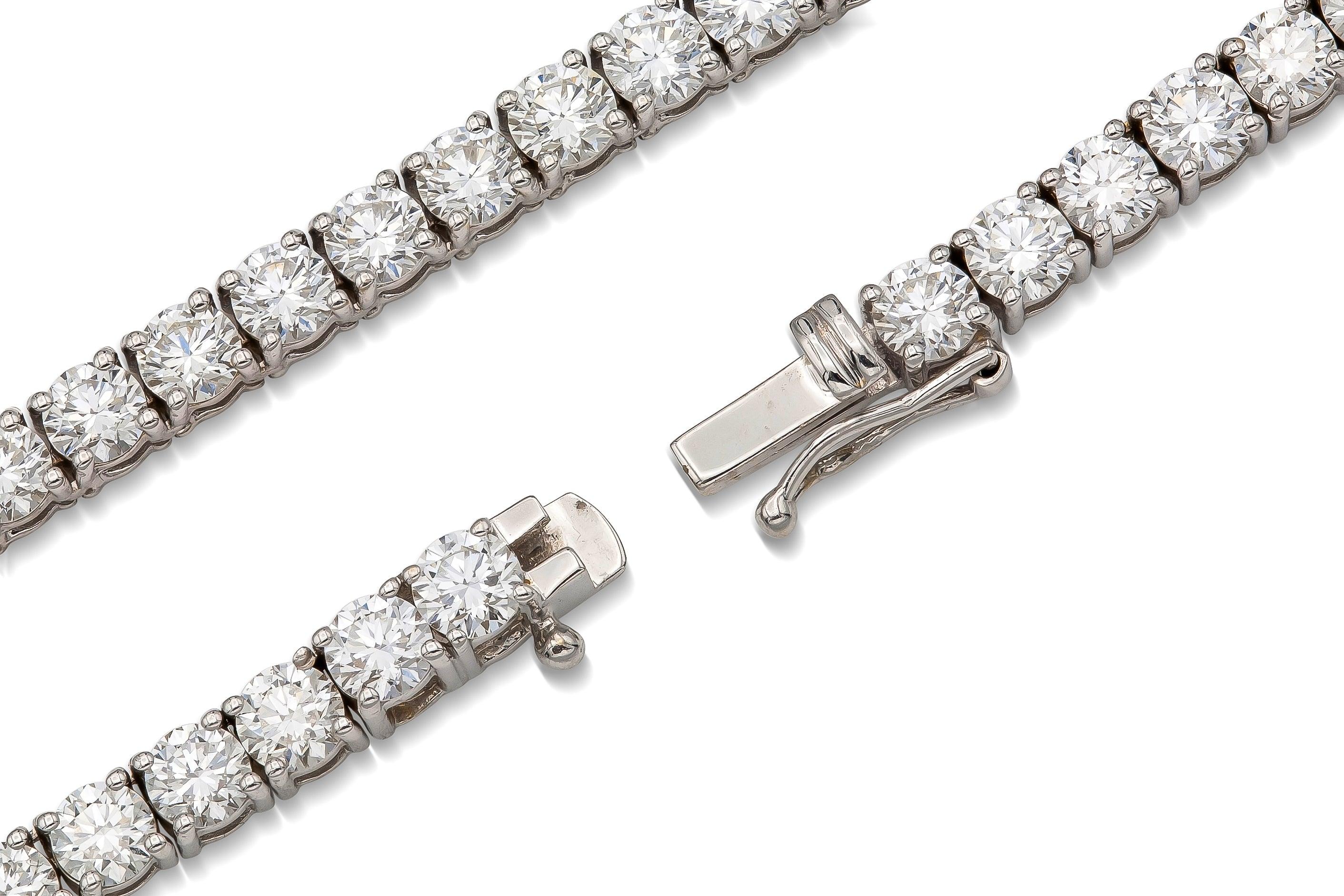 Round Cut 18K White Gold Tennis Necklace Tw. 19.83 carat For Sale
