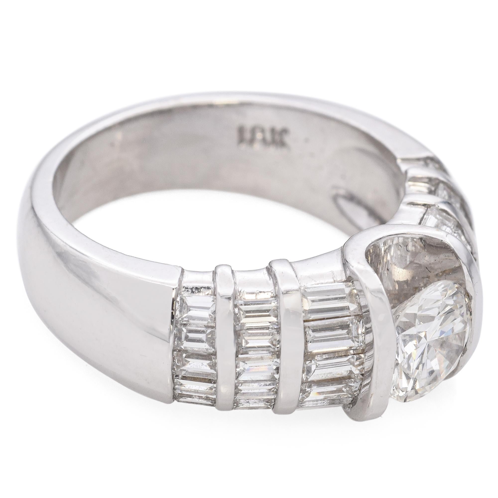 Anillo de Cóctel de Diamantes Engastados en Tensión de Oro Blanco de 18k en venta 1