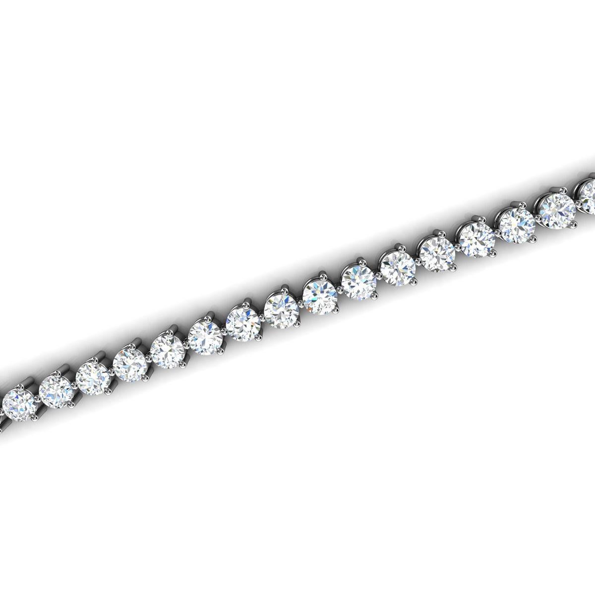 Pulsera de oro blanco de 18 quilates con tres puntas de diamantes '7 quilates Corte redondo en venta