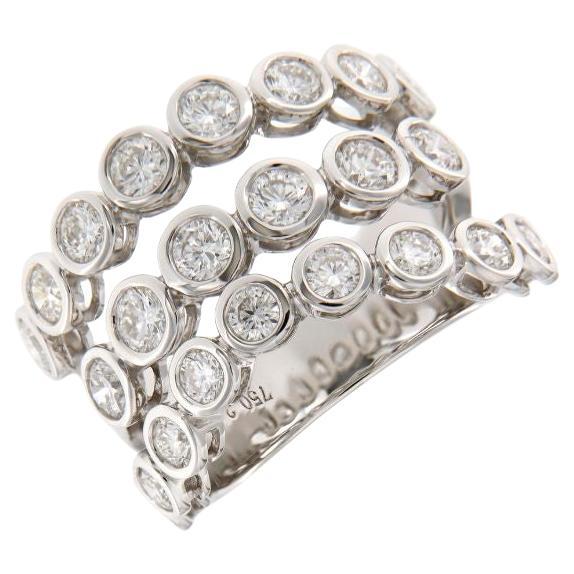 18K White Gold Three Row Bezel Set Ring ( 2.26cts) en venta