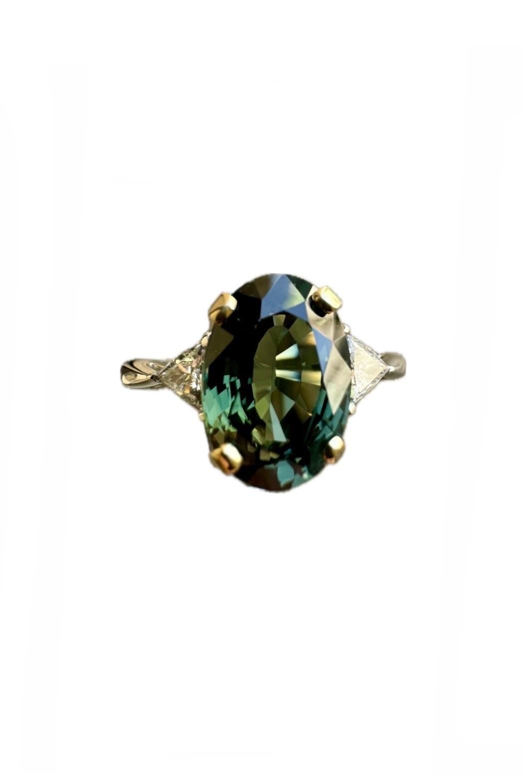 18K White Gold Three Stone 5.09 Carat No Heat Green Sapphire Engagement Ring In New Condition In Los Angeles, CA