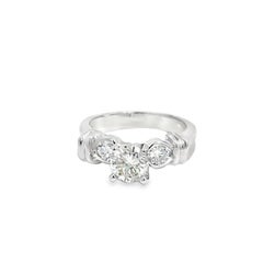 18k White Gold Three-Stone Round Diamond Ring – 1.00ct Center