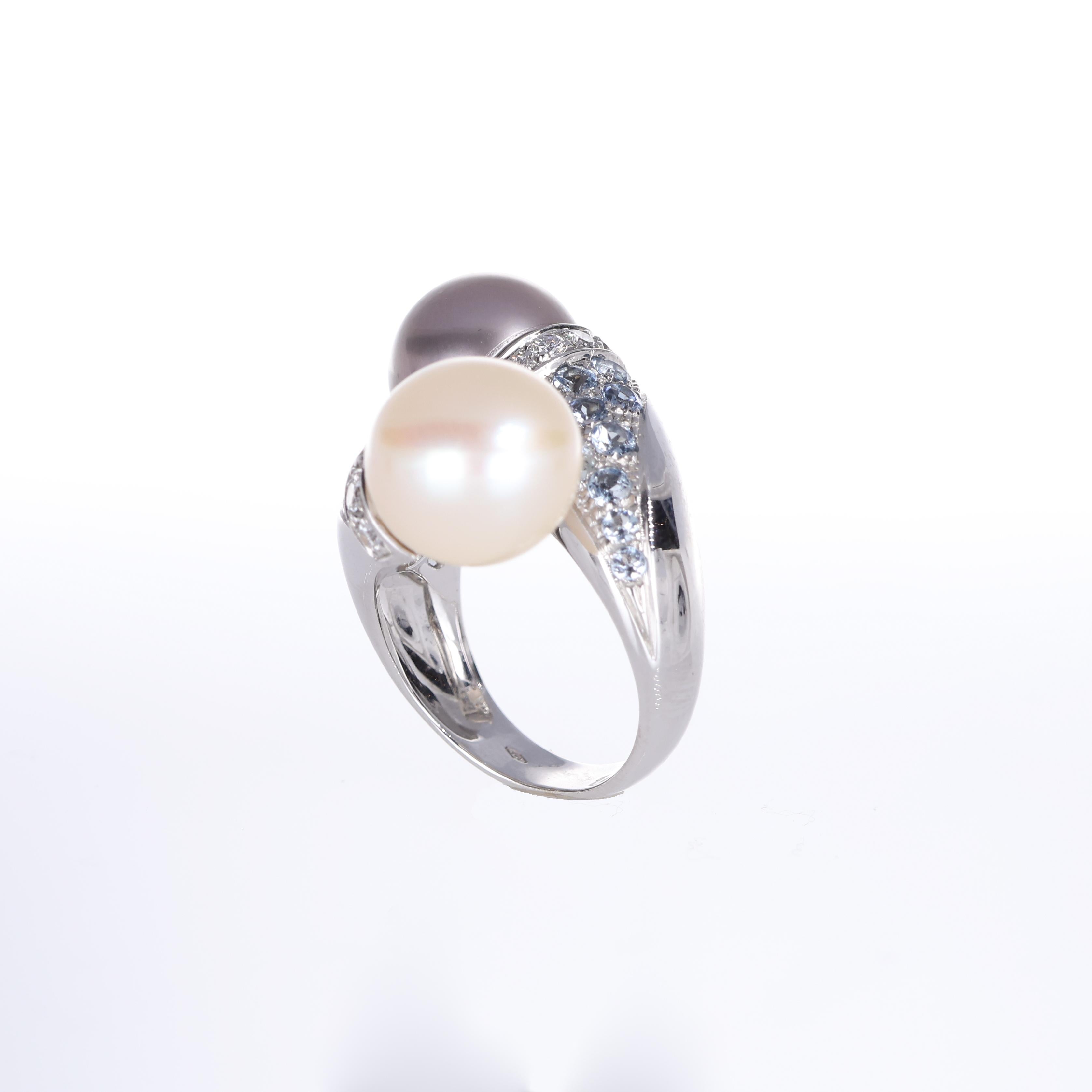 18k White Gold Toi et Moi Ring with Pink and Gray Pearls, Diamonds, and Aquamari For Sale 2