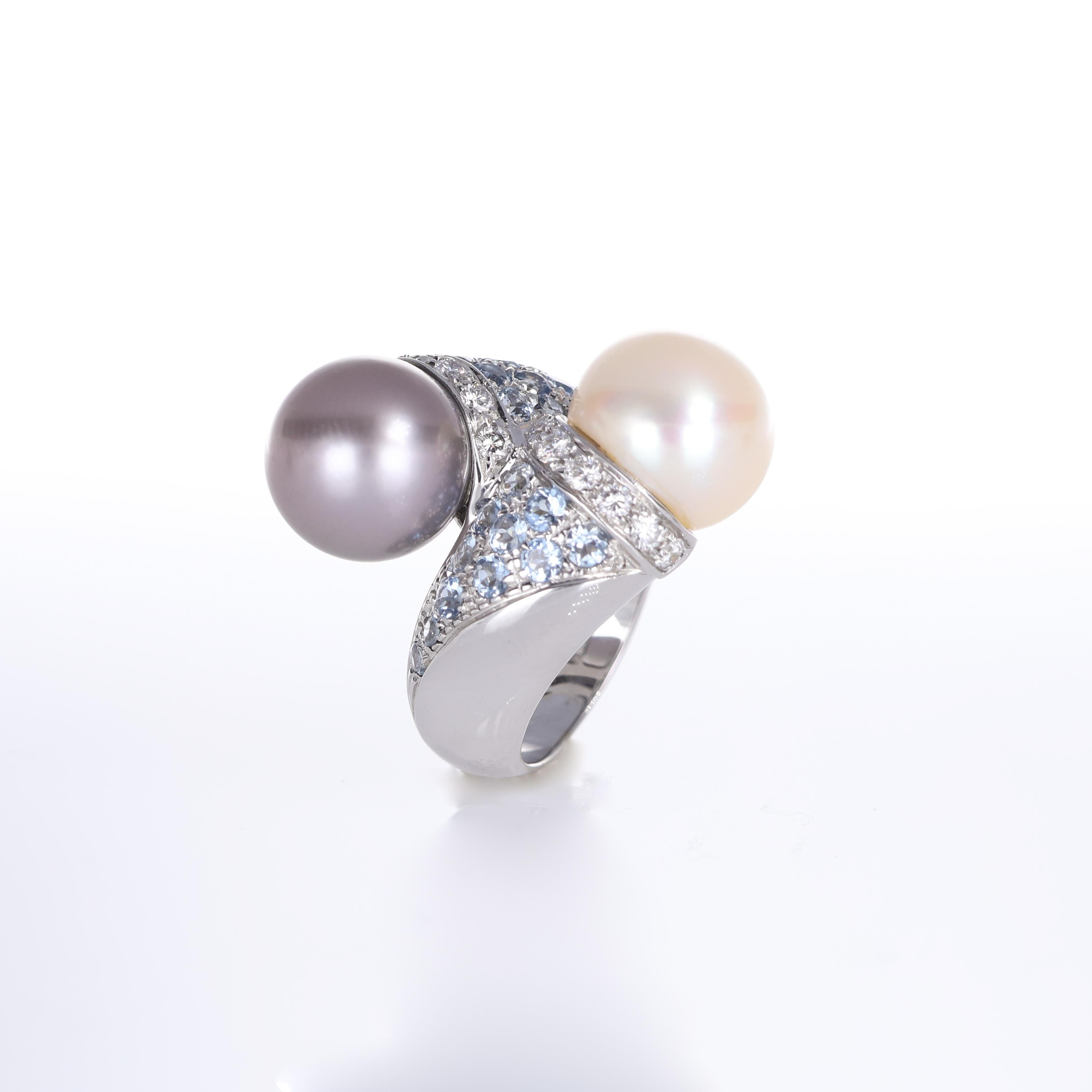 18k White Gold Toi et Moi Ring with Pink and Gray Pearls, Diamonds, and Aquamari For Sale 3
