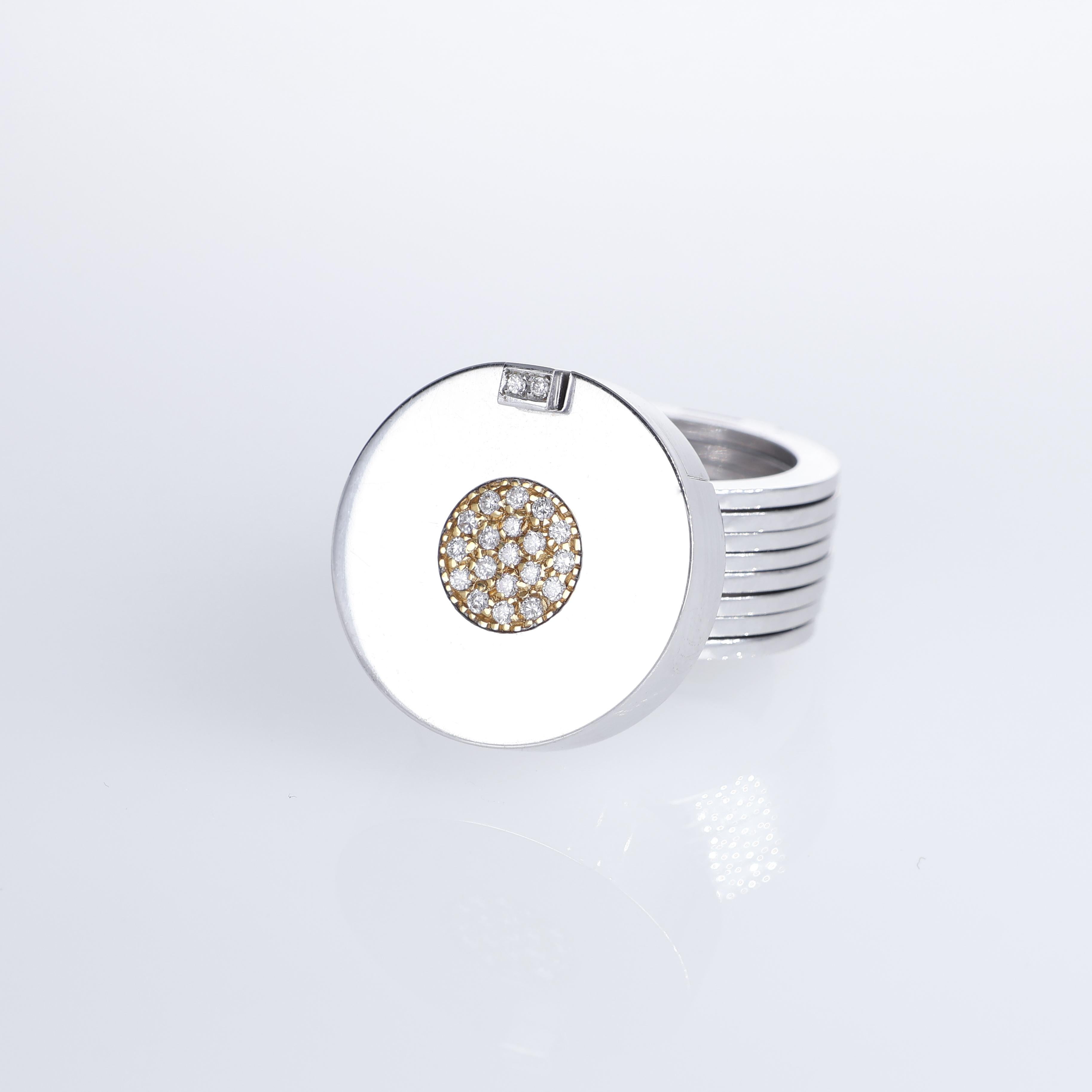 Brilliant Cut 18K White Gold Transformable Ring-Bracelet with Diamond Pavé For Sale