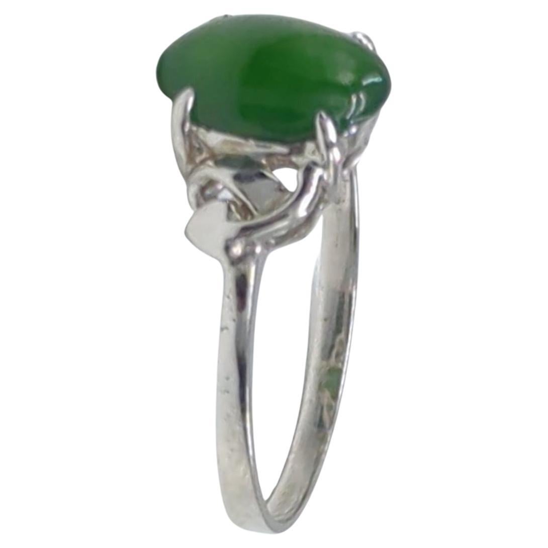 18K White Gold Translucent Deep Green Cabochon Jadeite Ring A-Grade Size 6 For Sale 5